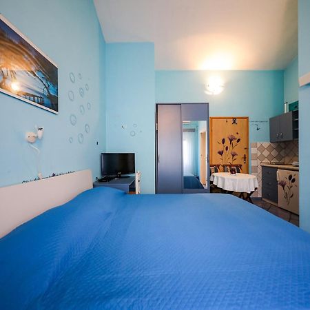 Apartments With A Parking Space Brbinj, Dugi Otok - 8160 Номер фото