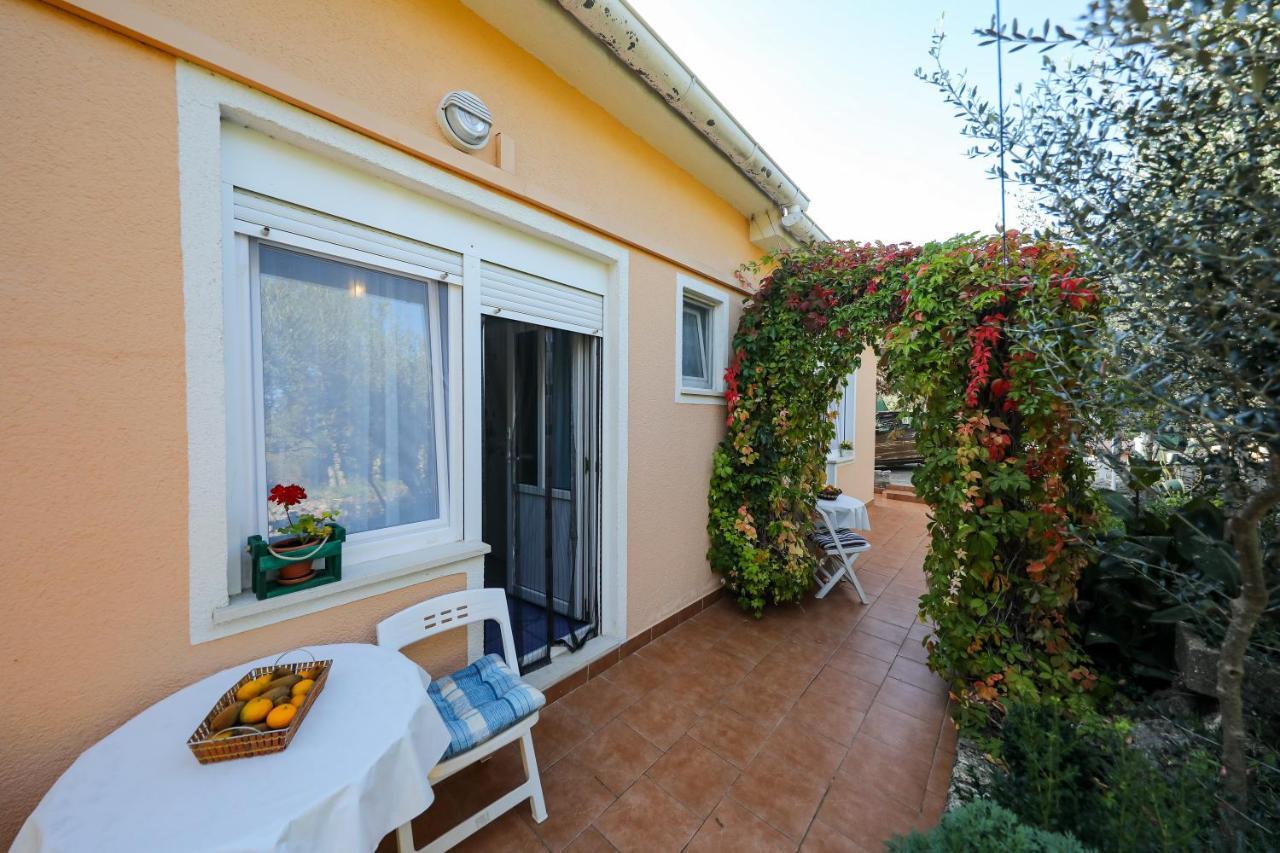 Apartments With A Parking Space Brbinj, Dugi Otok - 8160 Екстер'єр фото